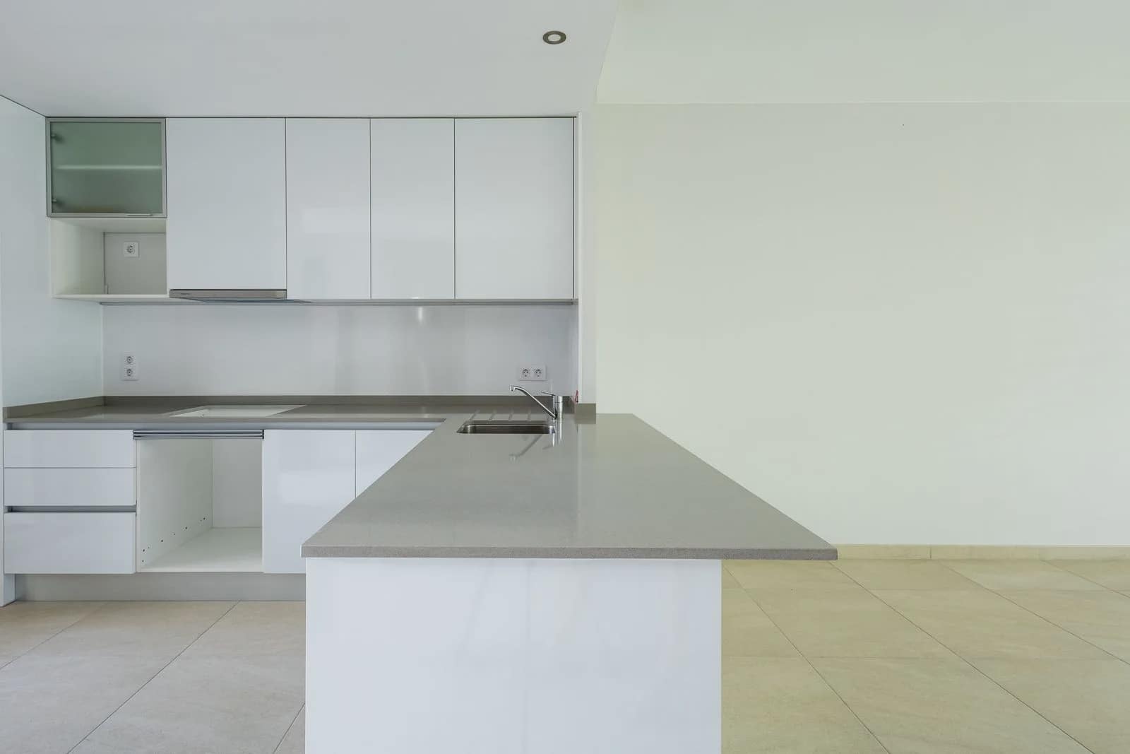 3 sypialnia Apartament na sprzedaż w Playa Flamenca z basenem garażem - 522 000 € (Ref: 9983720)