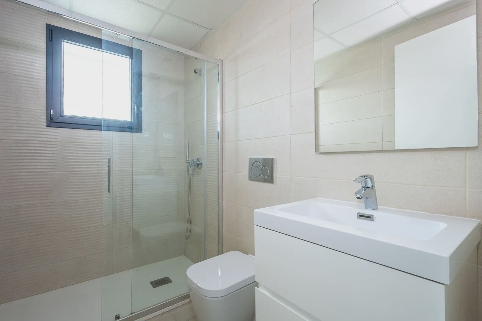 3 sypialnia Apartament na sprzedaż w Playa Flamenca z basenem garażem - 522 000 € (Ref: 9983720)