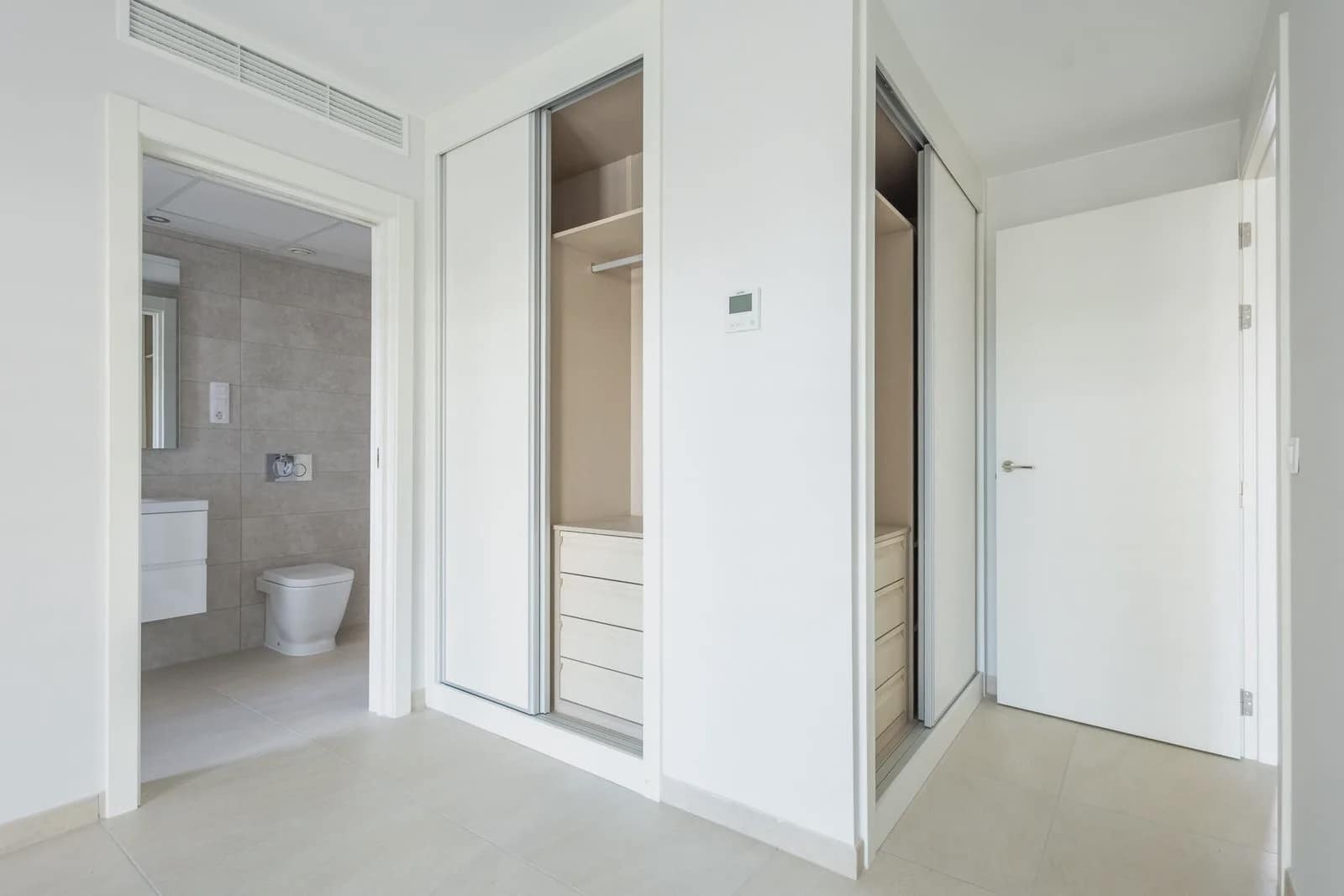 3 sypialnia Apartament na sprzedaż w Playa Flamenca z basenem garażem - 522 000 € (Ref: 9983720)