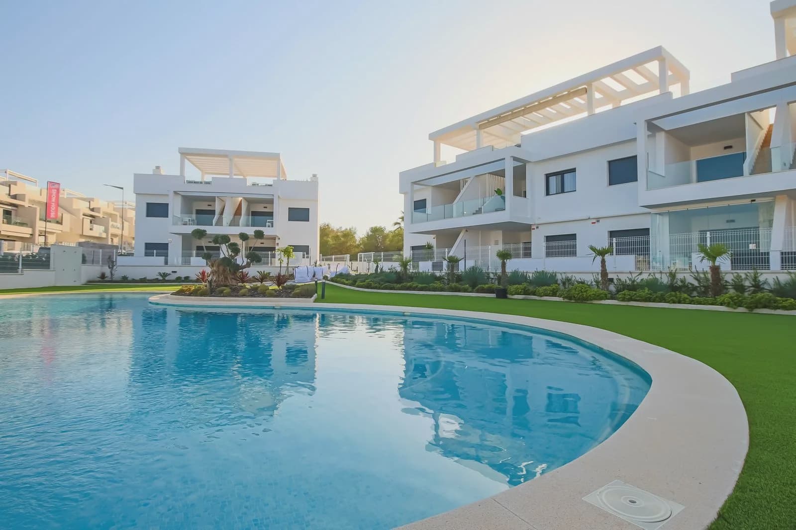 2 soveværelse Lejlighed til salg i Los Balcones med swimmingpool garage - € 369.000 (Ref: 9983721)