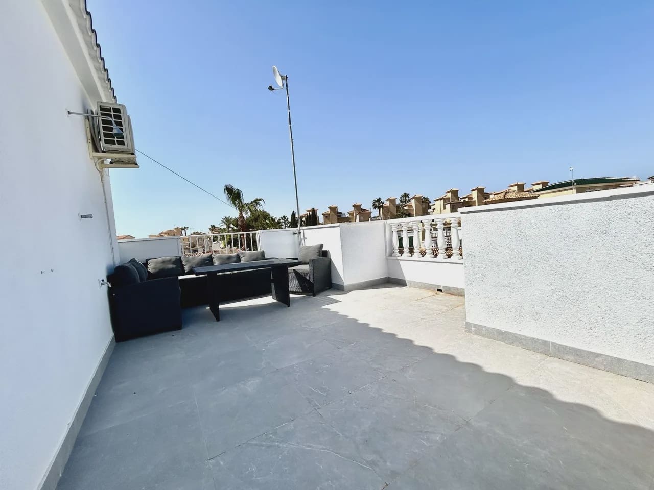 5 sovrum Villa till salu i Villamartin med pool garage - 459 000 € (Ref: 9983723)