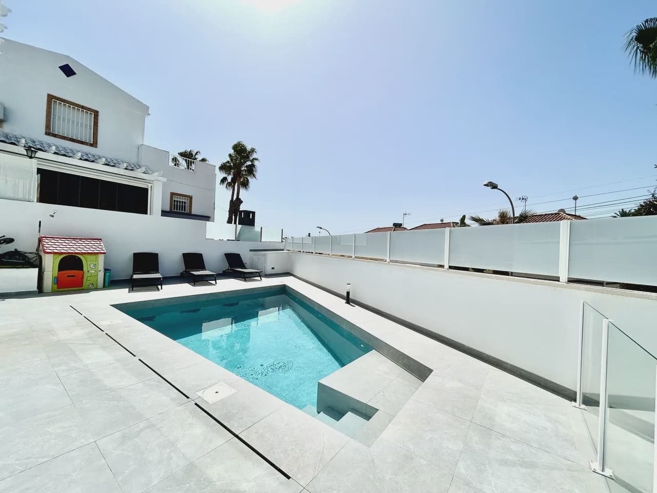 5 sovrum Villa till salu i Villamartin med pool garage - 459 000 € (Ref: 9983723)