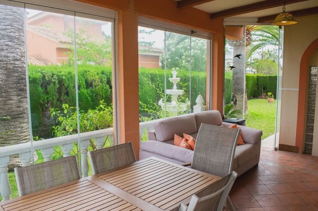 3 sypialnia Willa na sprzedaż w Cabo Roig, Orihuela z basenem garażem - 790 000 € (Ref: 9983724)