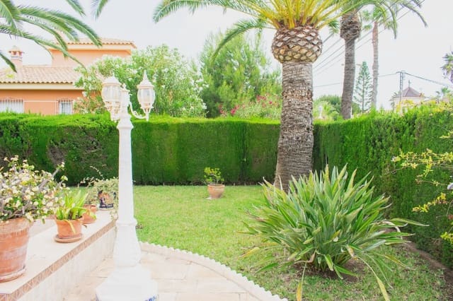 3 sypialnia Willa na sprzedaż w Cabo Roig, Orihuela z basenem garażem - 790 000 € (Ref: 9983724)