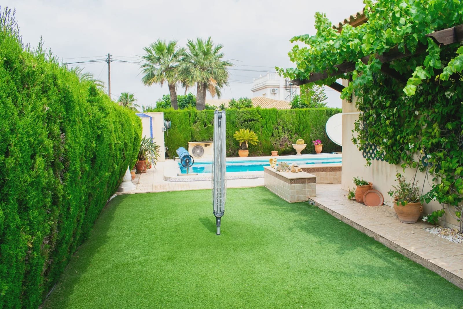 3 sypialnia Willa na sprzedaż w Orihuela Costa z basenem garażem - 790 000 € (Ref: 9983724)