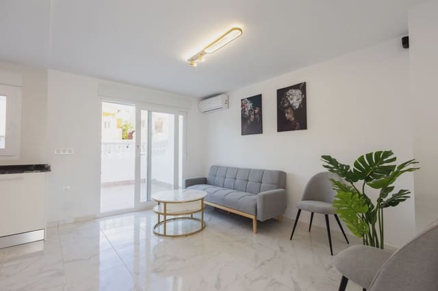 3 soverom Hus til salgs i Los Balcones med svømmebasseng - € 229 000 (Ref: 9984053)