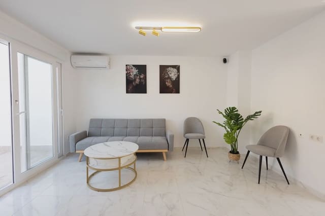 3 soverom Hus til salgs i Los Balcones med svømmebasseng - € 229 000 (Ref: 9984053)