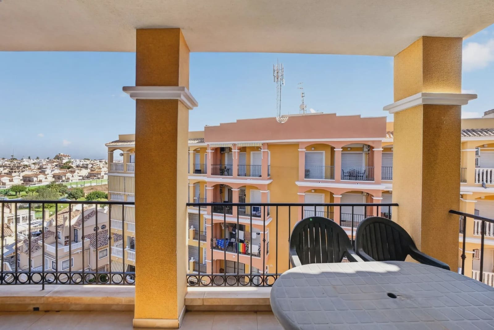 2 sovrum Villa till salu i Torrevieja med pool - 199 000 € (Ref: 9984054)