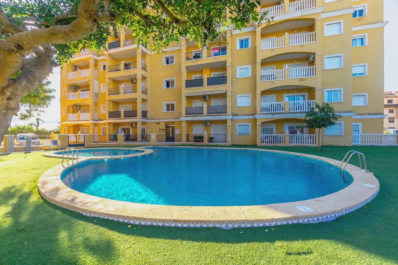 2 sovrum Villa till salu i Torrevieja med pool - 199 000 € (Ref: 9984054)