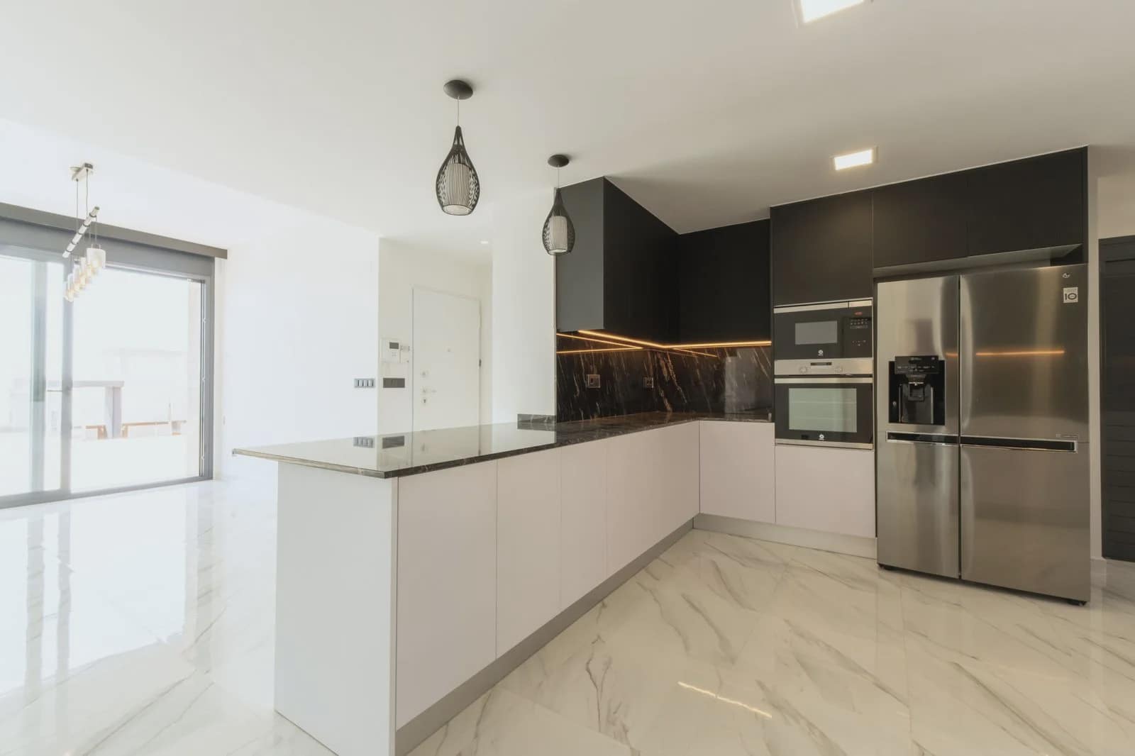 3 quarto Moradia para venda em San Miguel de Salinas com piscina garagem - 545 000 € (Ref: 9984092)