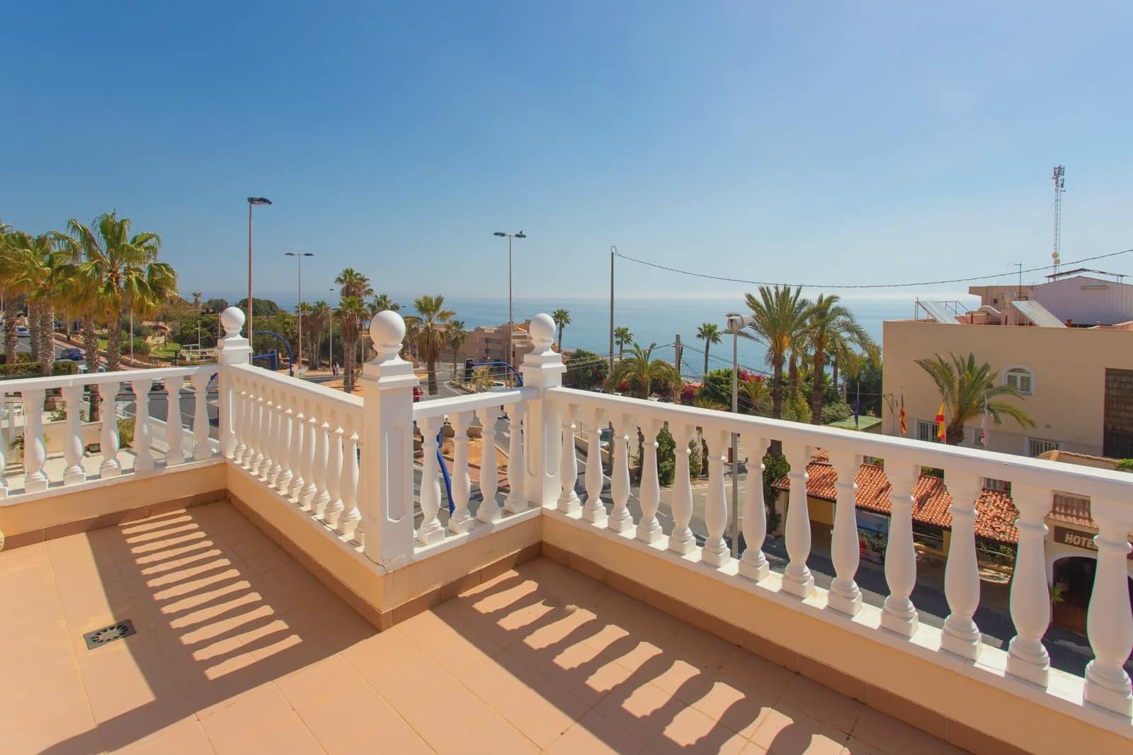4 quarto Moradia para venda em Torrevieja com piscina garagem - 549 000 € (Ref: 9984093)