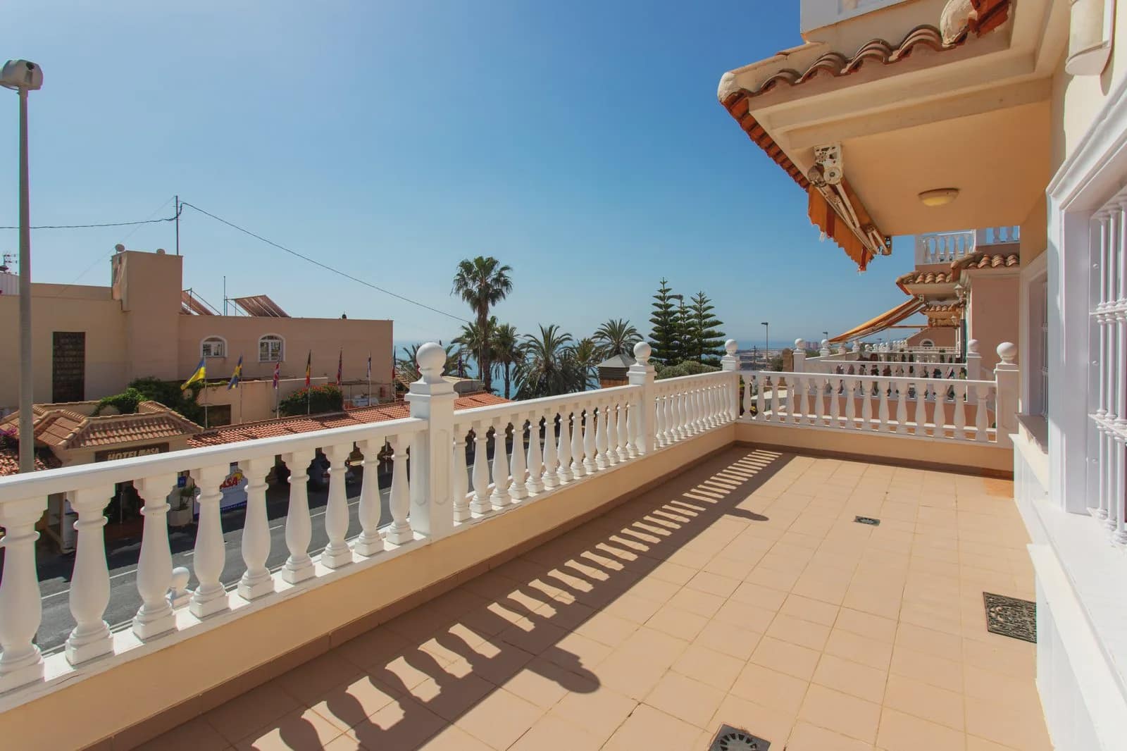 4 quarto Moradia para venda em Torrevieja com piscina garagem - 549 000 € (Ref: 9984093)