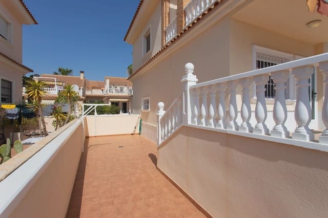 4 soveværelse Villa til salg i Miramar - Torre del Moro, Torrevieja med swimmingpool garage - € 549.000 (Ref: 9984093)