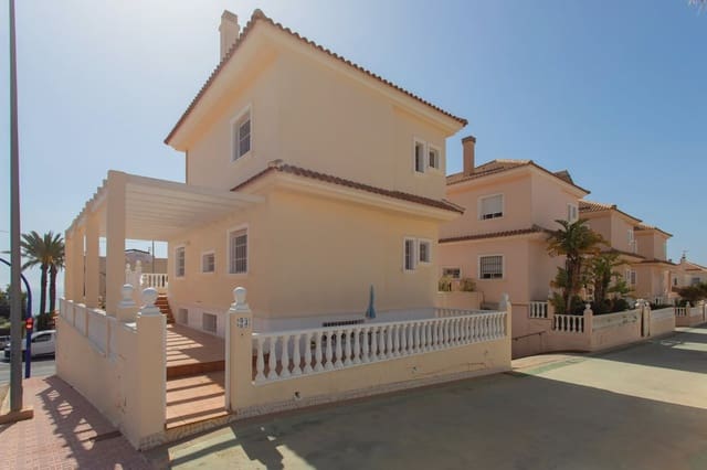 4 soverom Villa til salgs i Miramar - Torre del Moro, Torrevieja med svømmebasseng garasje - € 549 000 (Ref: 9984093)