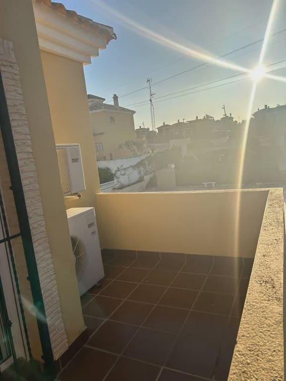 3 slaapkamer Villa te koop in Lo Crispin met zwembad garage - € 220.000 (Ref: 9984182)