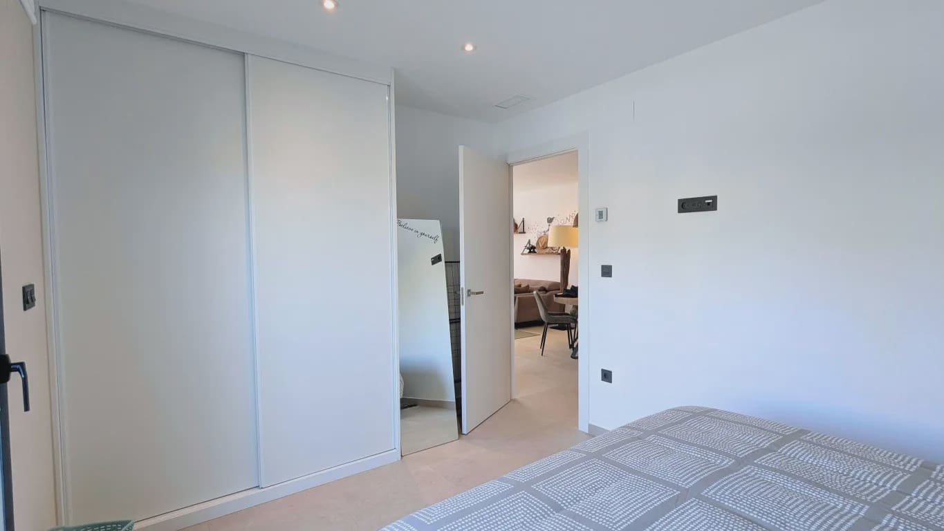 2 sovrum Lägenhet till salu i Lo Crispin med pool garage - 225 000 € (Ref: 9984183)