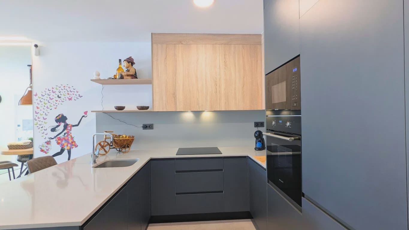 2 sovrum Lägenhet till salu i Lo Crispin med pool garage - 225 000 € (Ref: 9984183)