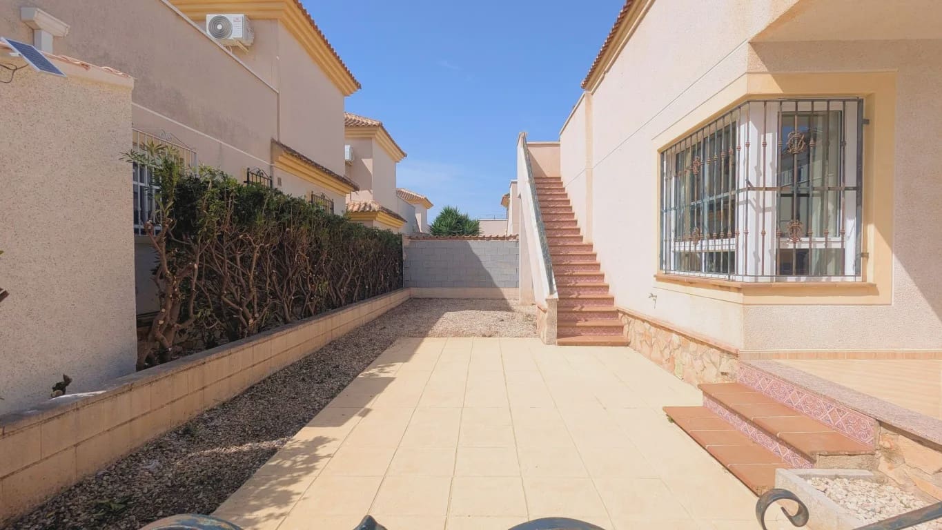 3 soveværelse Villa til salg i Lo Crispin med swimmingpool garage - € 225.000 (Ref: 9984184)