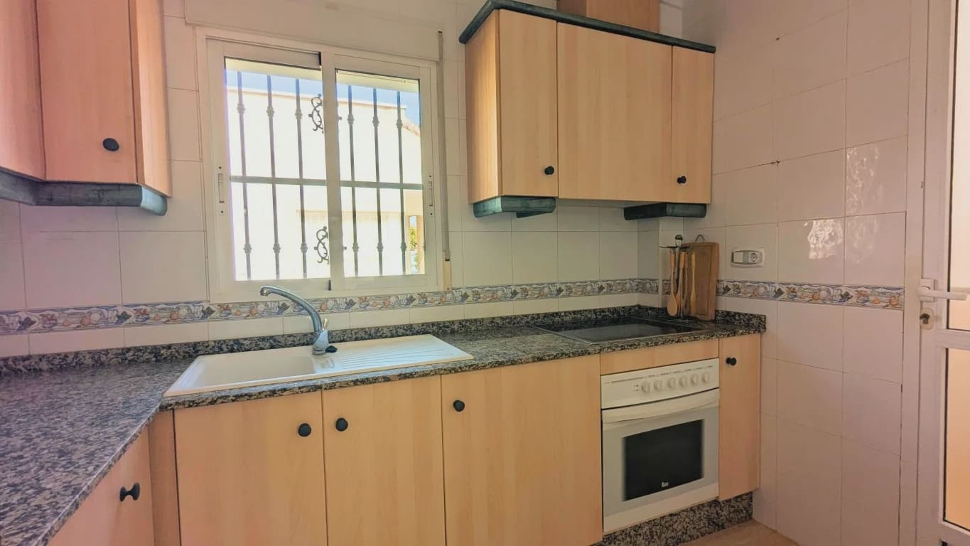 3 soveværelse Villa til salg i Lo Crispin med swimmingpool garage - € 225.000 (Ref: 9984184)