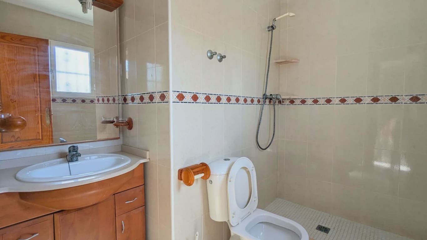 3 soveværelse Villa til salg i Lo Crispin med swimmingpool garage - € 225.000 (Ref: 9984184)