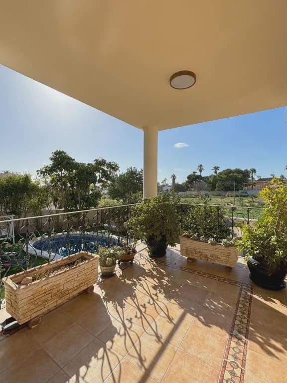 5 quarto Moradia para venda em Ciudad Quesada com piscina garagem - 630 000 € (Ref: 9984185)