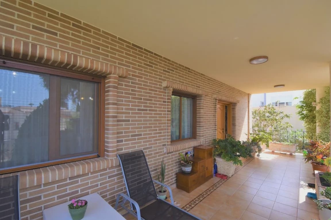 5 quarto Moradia para venda em Ciudad Quesada com piscina garagem - 630 000 € (Ref: 9984185)