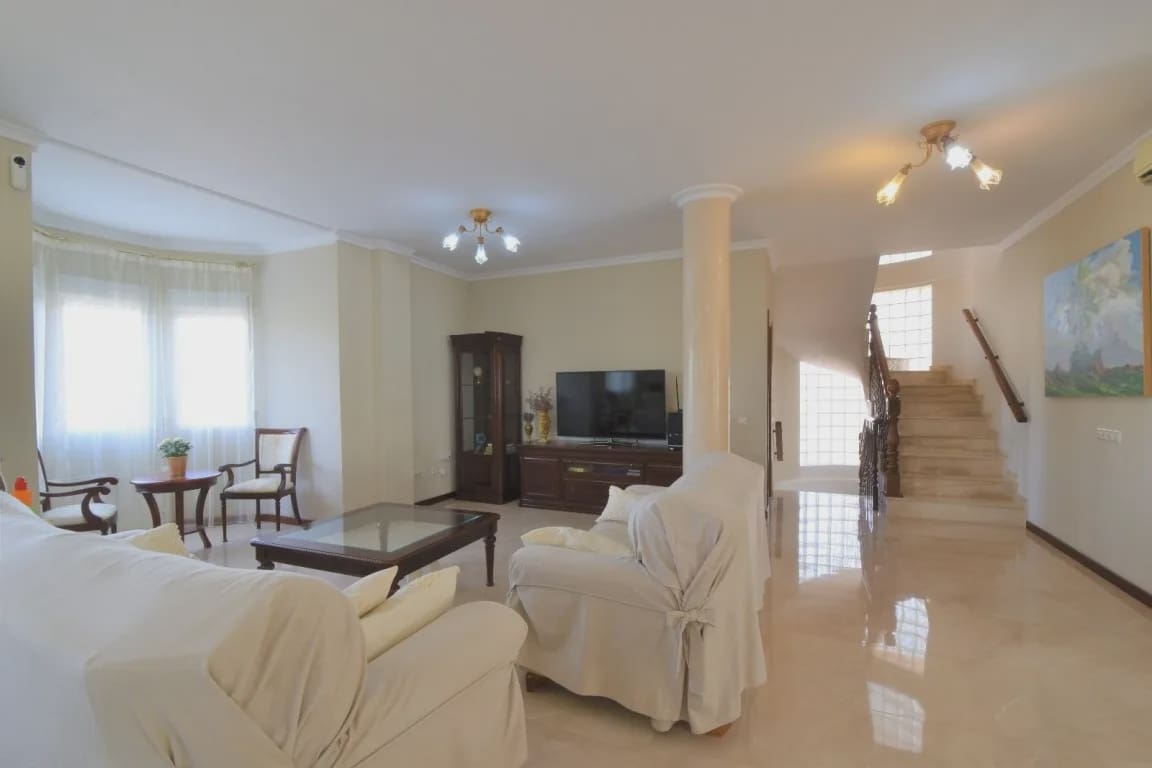 5 quarto Moradia para venda em Ciudad Quesada com piscina garagem - 630 000 € (Ref: 9984185)