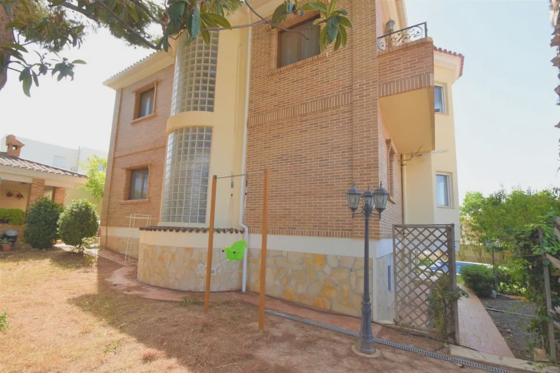 5 quarto Moradia para venda em Ciudad Quesada com piscina garagem - 630 000 € (Ref: 9984185)