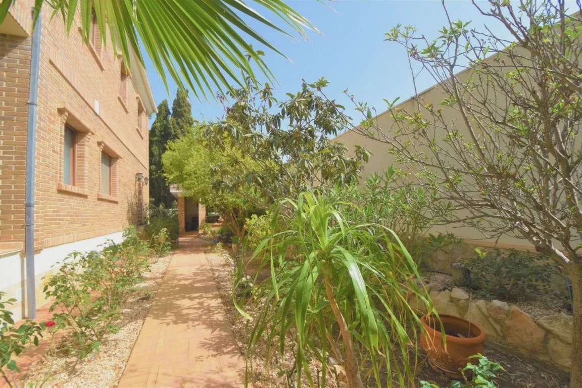 5 quarto Moradia para venda em Ciudad Quesada com piscina garagem - 630 000 € (Ref: 9984185)