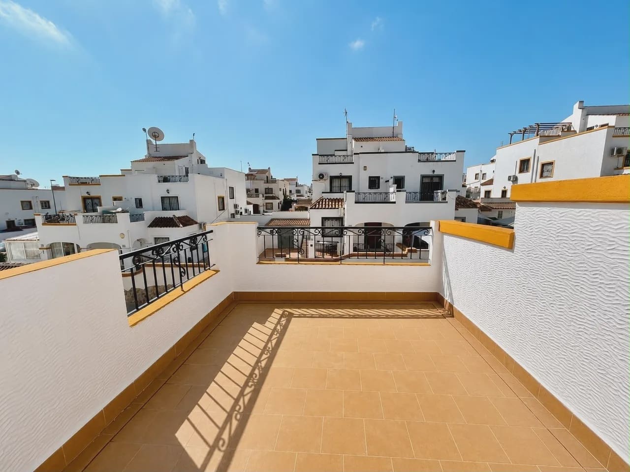 3 Zimmer Haus zu verkaufen in Los Altos mit Pool Garage - 209.000 € (Ref: 9987144)