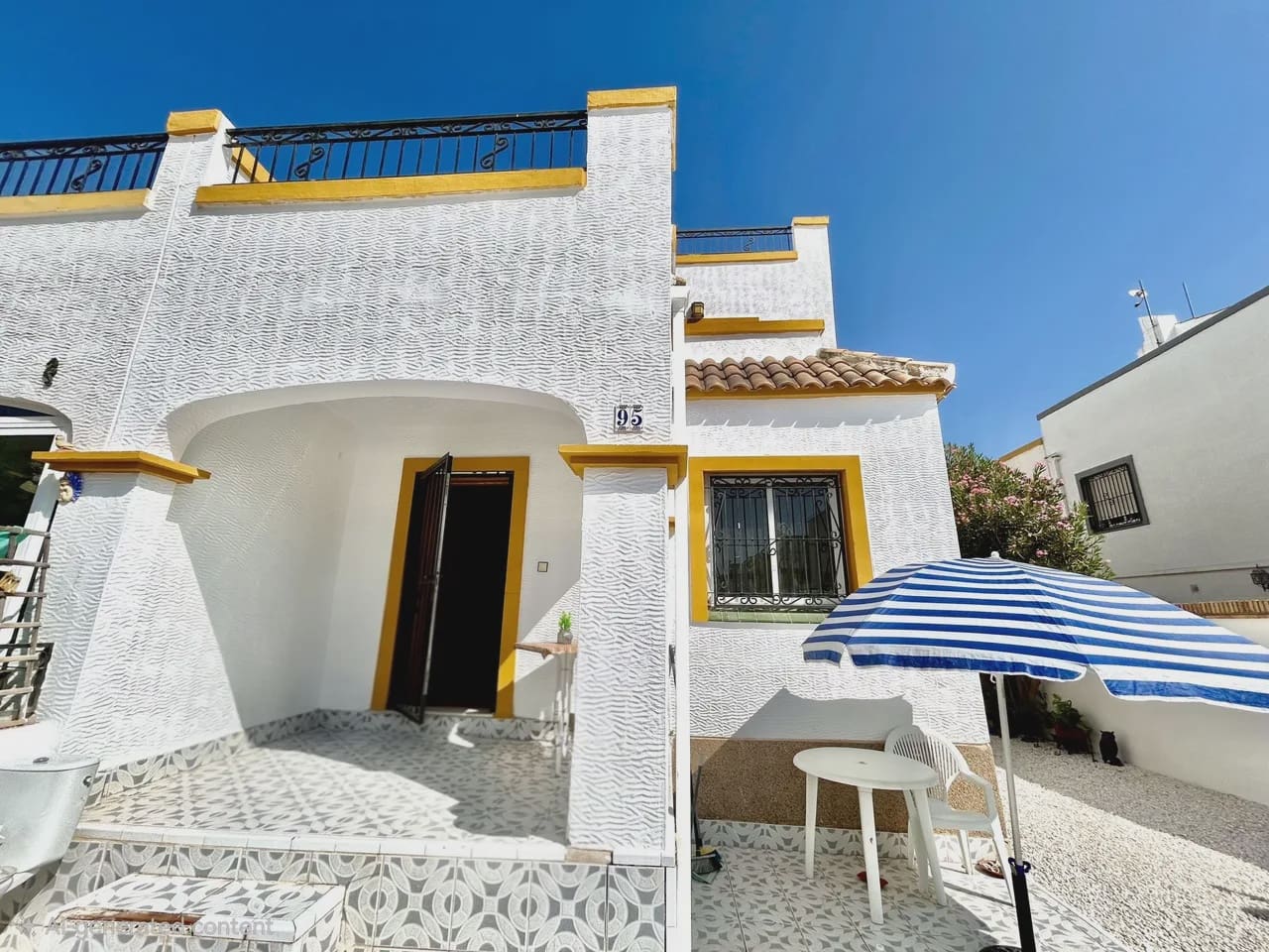 3 Zimmer Haus zu verkaufen in Los Altos mit Pool Garage - 209.000 € (Ref: 9987144)