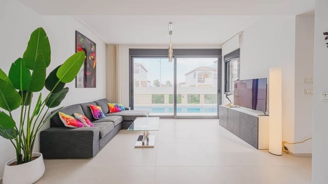 4 sypialnia Willa na sprzedaż w Punta Prima, Orihuela z basenem garażem - 650 000 € (Ref: 9994462)