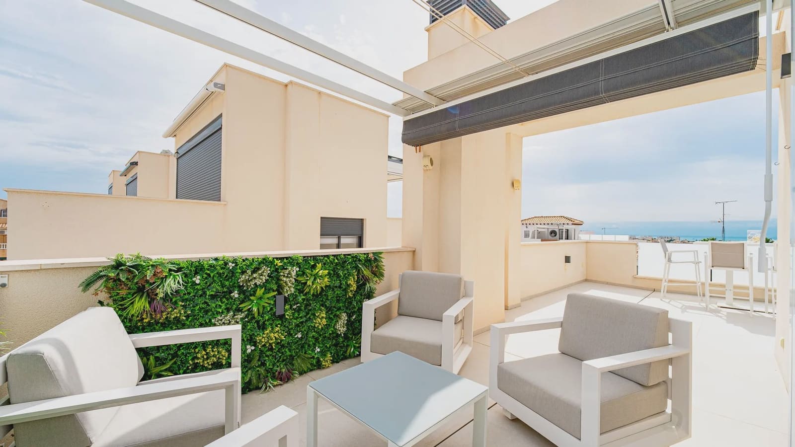 4 sypialnia Willa na sprzedaż w Orihuela Costa z basenem garażem - 650 000 € (Ref: 9994462)