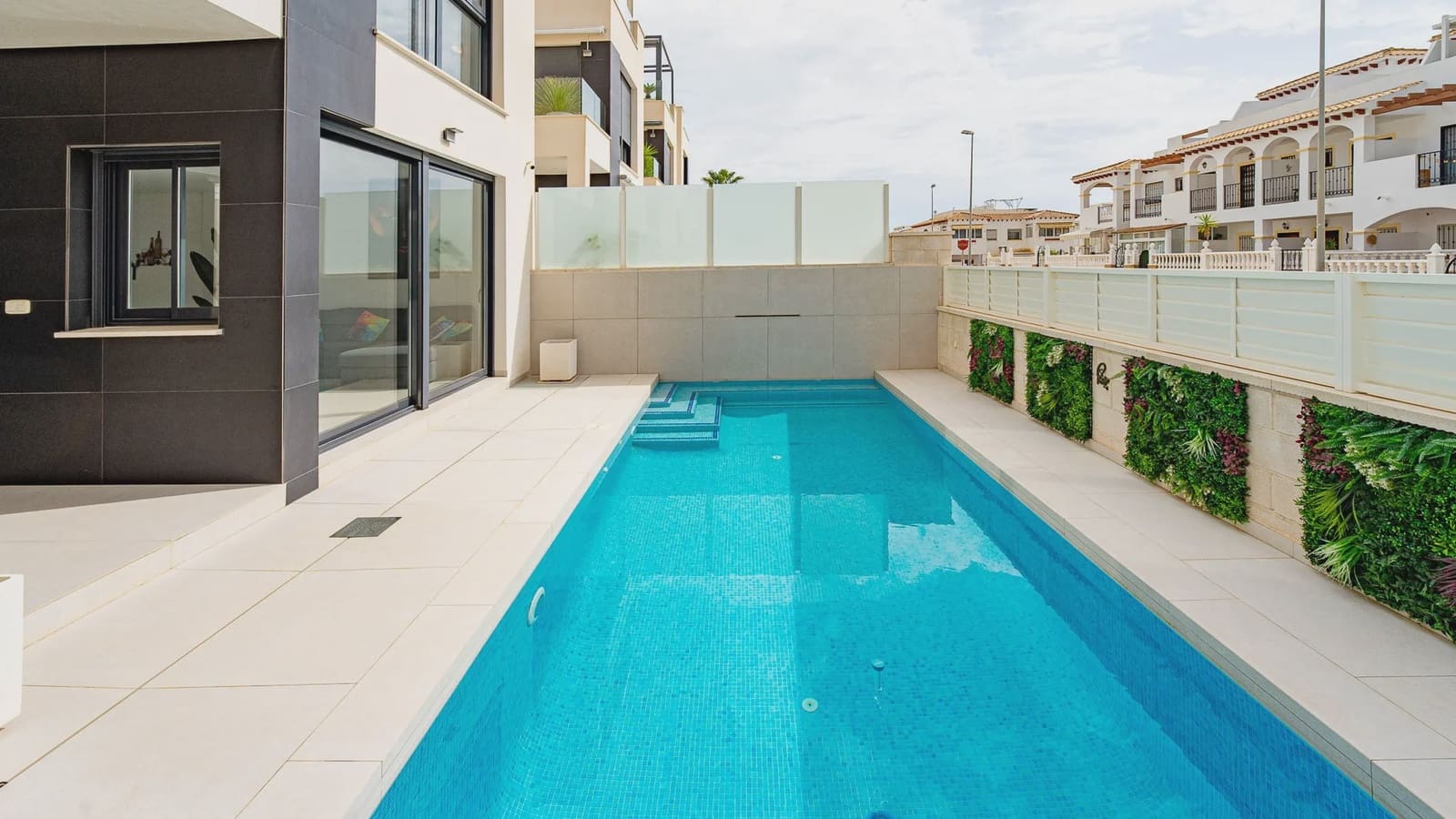 4 sypialnia Willa na sprzedaż w Orihuela Costa z basenem garażem - 650 000 € (Ref: 9994462)