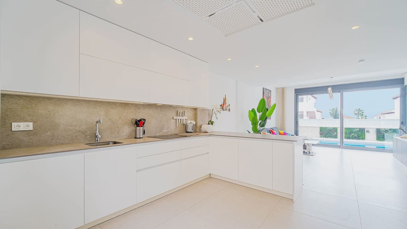 4 sypialnia Willa na sprzedaż w Orihuela Costa z basenem garażem - 650 000 € (Ref: 9994462)