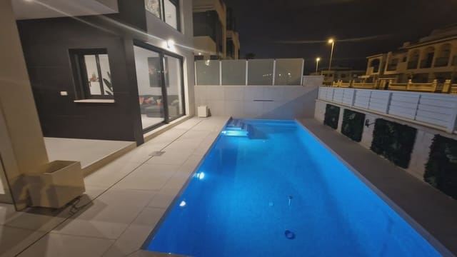4 sypialnia Willa na sprzedaż w Punta Prima, Orihuela z basenem garażem - 650 000 € (Ref: 9994462)