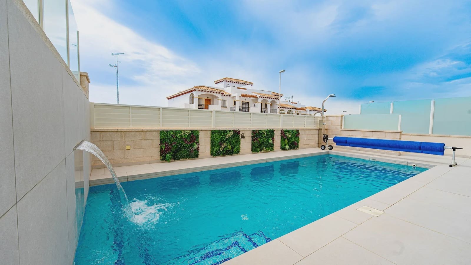 4 sypialnia Willa na sprzedaż w Orihuela Costa z basenem garażem - 650 000 € (Ref: 9994462)
