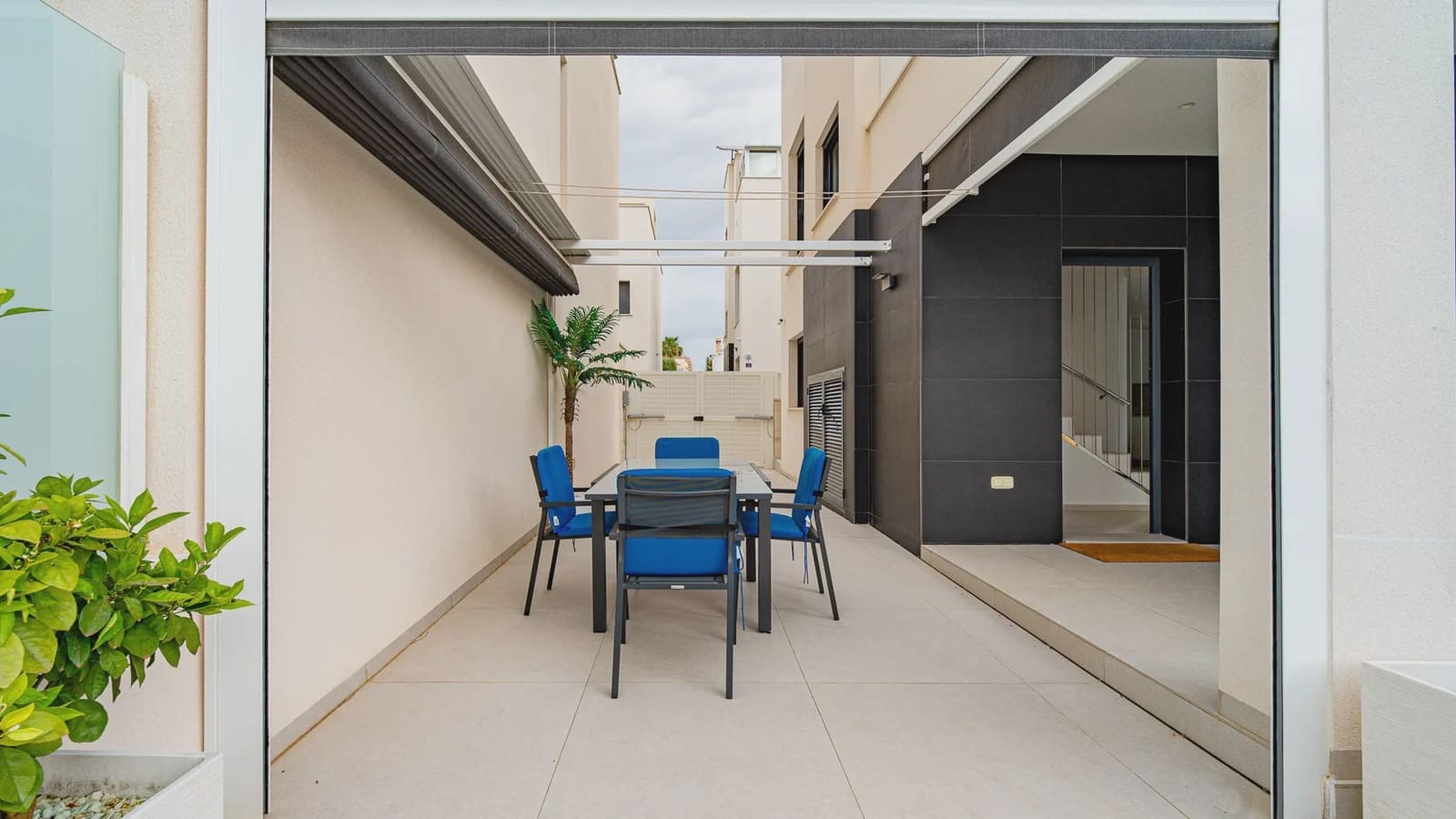 4 sypialnia Willa na sprzedaż w Orihuela Costa z basenem garażem - 650 000 € (Ref: 9994462)