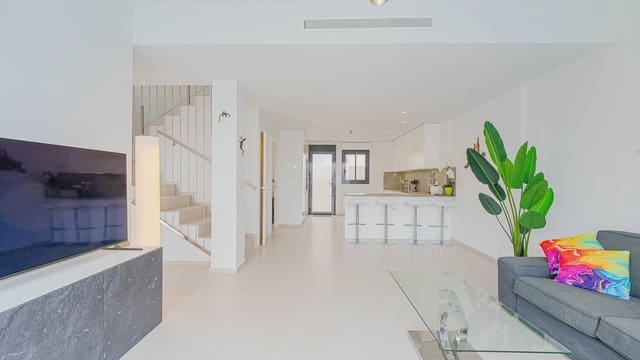 4 sypialnia Willa na sprzedaż w Punta Prima, Orihuela z basenem garażem - 650 000 € (Ref: 9994462)