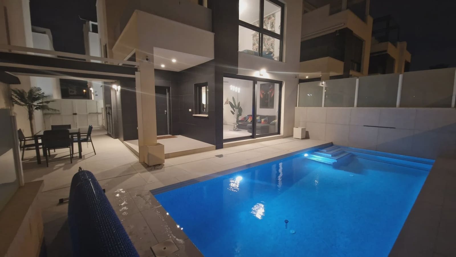 4 sypialnia Willa na sprzedaż w Orihuela Costa z basenem garażem - 650 000 € (Ref: 9994462)