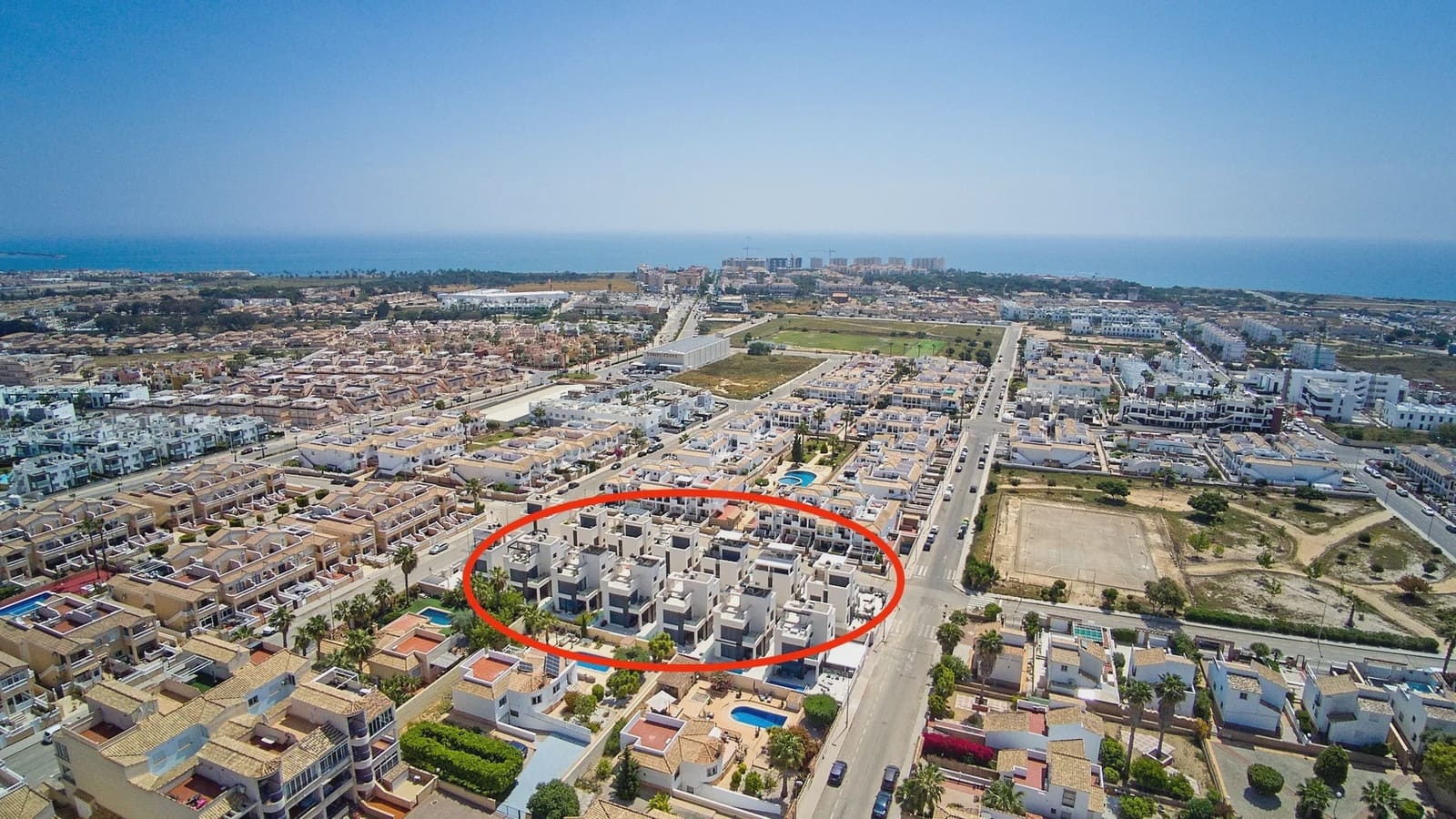 4 sypialnia Willa na sprzedaż w Orihuela Costa z basenem garażem - 650 000 € (Ref: 9994462)