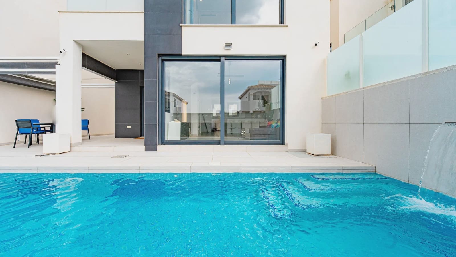 4 sypialnia Willa na sprzedaż w Orihuela Costa z basenem garażem - 650 000 € (Ref: 9994462)