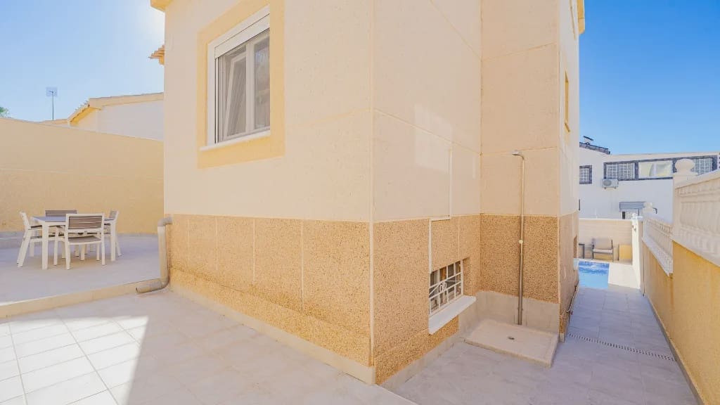 2 Zimmer Villa zu verkaufen in Orihuela Costa mit Pool Garage - 245.000 € (Ref: 9994463)