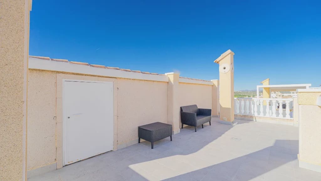 2 Zimmer Villa zu verkaufen in Orihuela Costa mit Pool Garage - 245.000 € (Ref: 9994463)