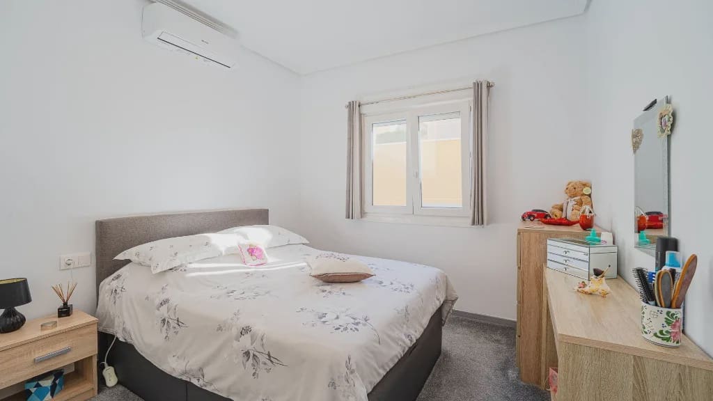 2 Zimmer Villa zu verkaufen in Orihuela Costa mit Pool Garage - 245.000 € (Ref: 9994463)