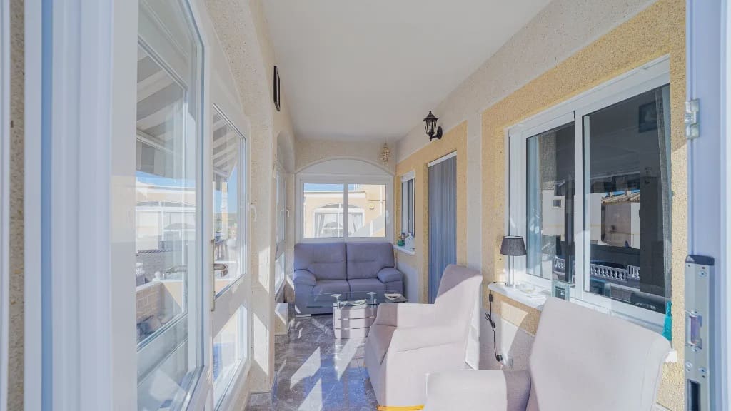 2 Zimmer Villa zu verkaufen in Orihuela Costa mit Pool Garage - 245.000 € (Ref: 9994463)