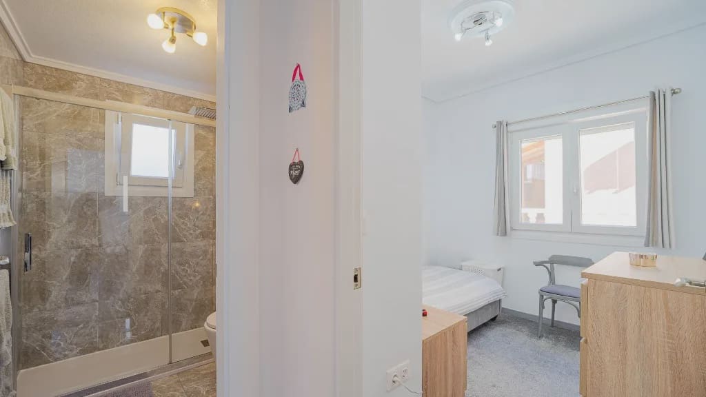 2 Zimmer Villa zu verkaufen in Orihuela Costa mit Pool Garage - 245.000 € (Ref: 9994463)