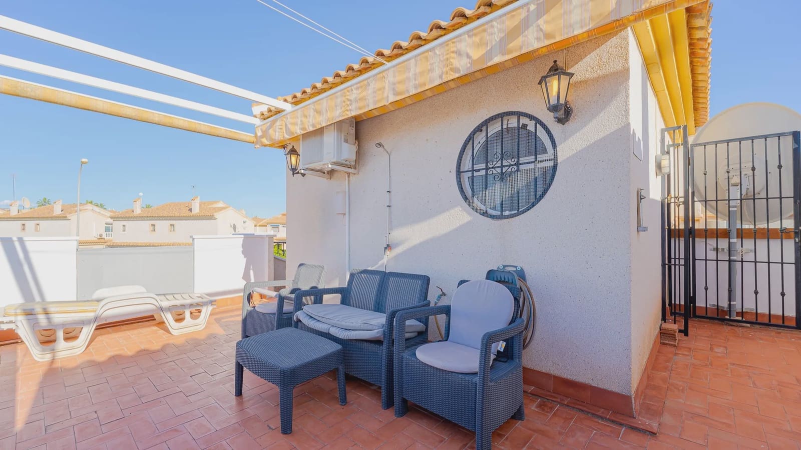 3 Zimmer Haus zu verkaufen in Playa Flamenca mit Pool Garage - 259.000 € (Ref: 9994464)