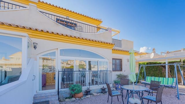 3 soveværelse Byhus til salg i Playa Flamenca, Orihuela med swimmingpool garage - € 259.000 (Ref: 9994464)