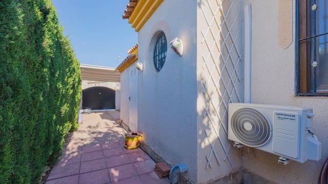 3 soveværelse Byhus til salg i Playa Flamenca, Orihuela med swimmingpool garage - € 259.000 (Ref: 9994464)